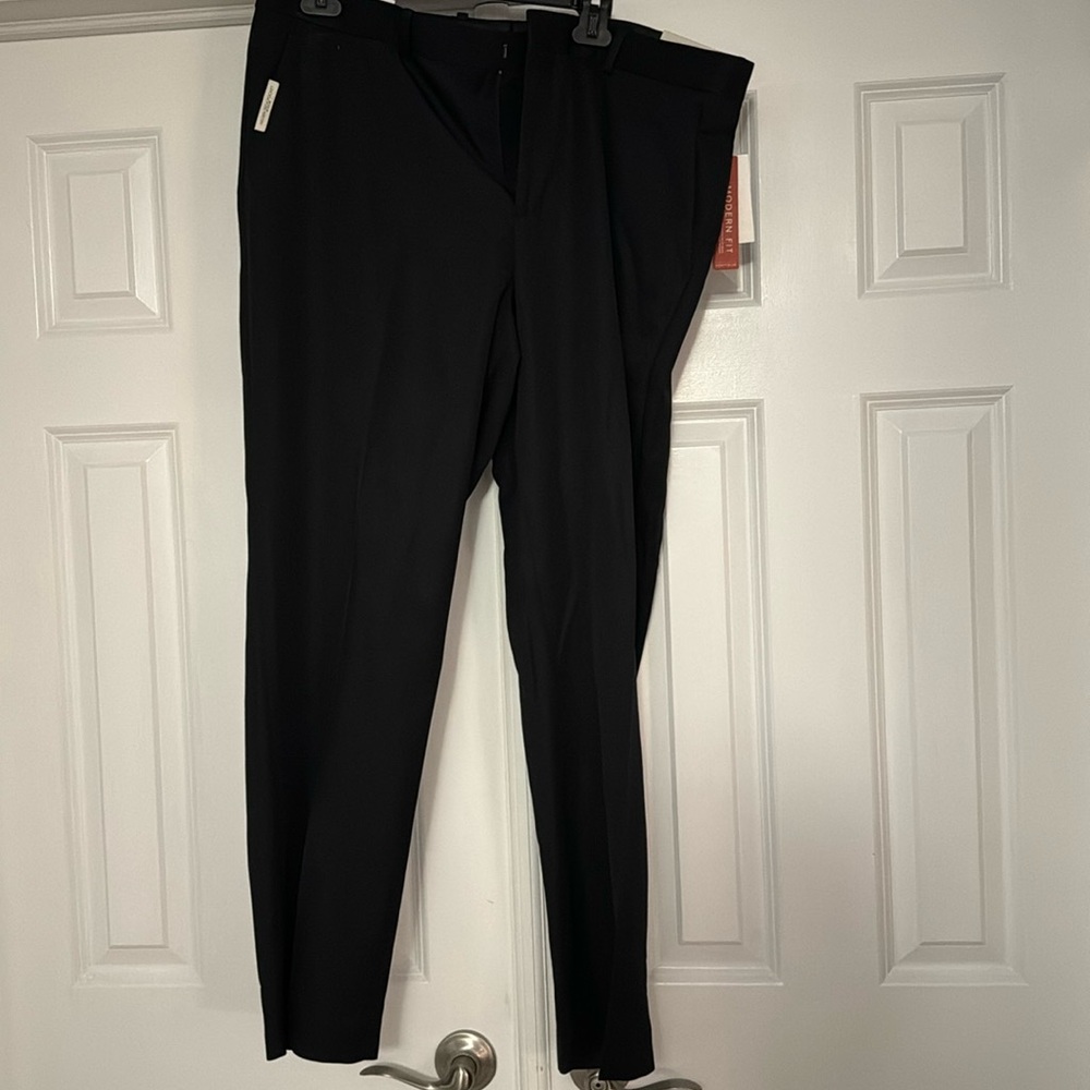 Perry Ellis portfolio 38 x 30 black modern fit pants. BNWT